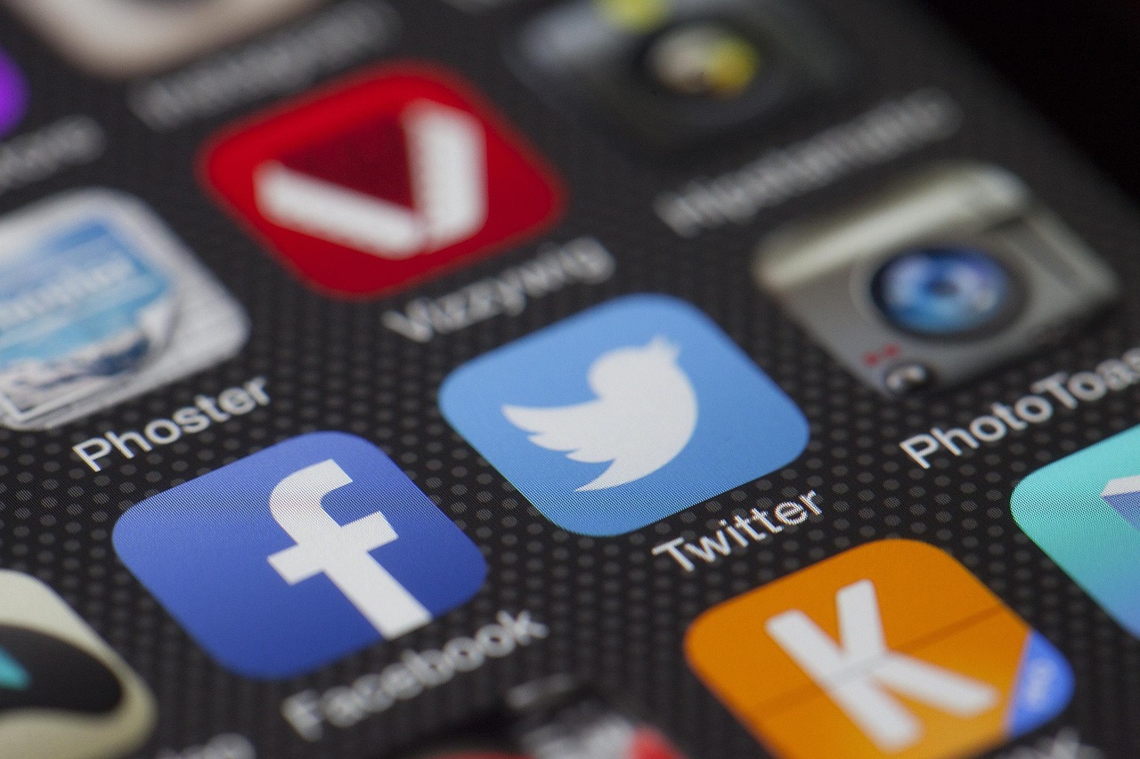 entdecken sie die neuesten trends und tipps rund um social media. erfahren sie, wie sie ihre online-präsenz stärken und erfolgreiches social media marketing betreiben können.