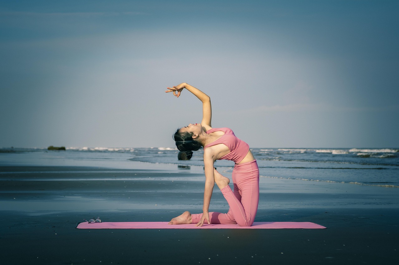 entdecken sie die transformative kraft des yoga. praktizieren sie achtsamkeit, verbessern sie ihre flexibilität und finden sie innere ruhe mit unseren speziellen yoga-kursen für alle niveaus.