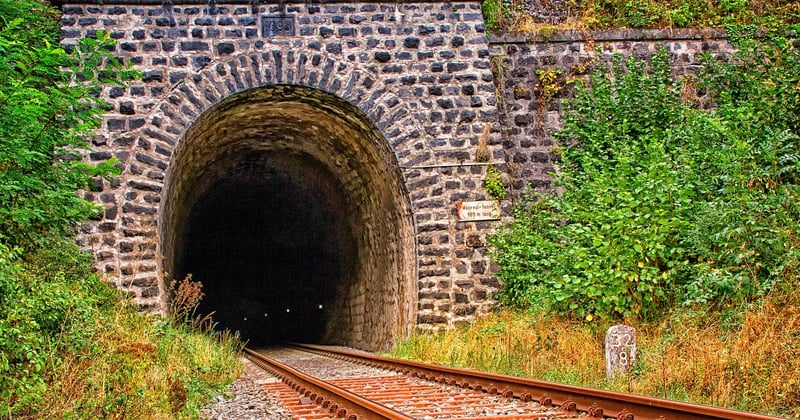 Der längste Tunnel der Welt: Rekord, Fakten und Bauwunder